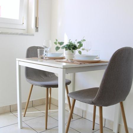 Cozy Apartment With Free Parking & Close To Lake Lugano Exterior foto